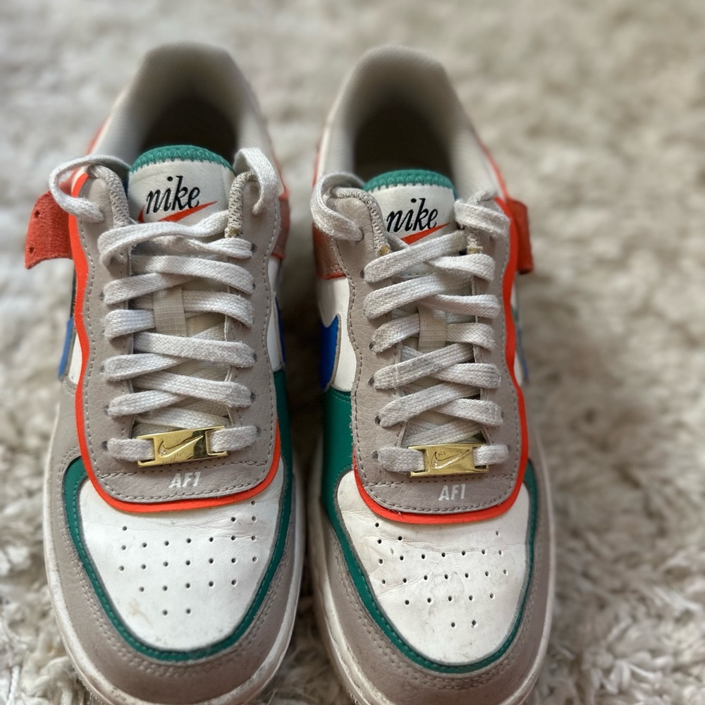 Nike White and Green Sneakers Classic Low-Top Design